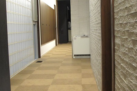 �y���ʑ��@�^�C���J�[�y�b�g�H���@�{�H��