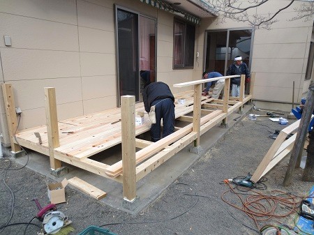 �E�b�h�f�b�L�ݒu�@���t�H�[���@�{�H��